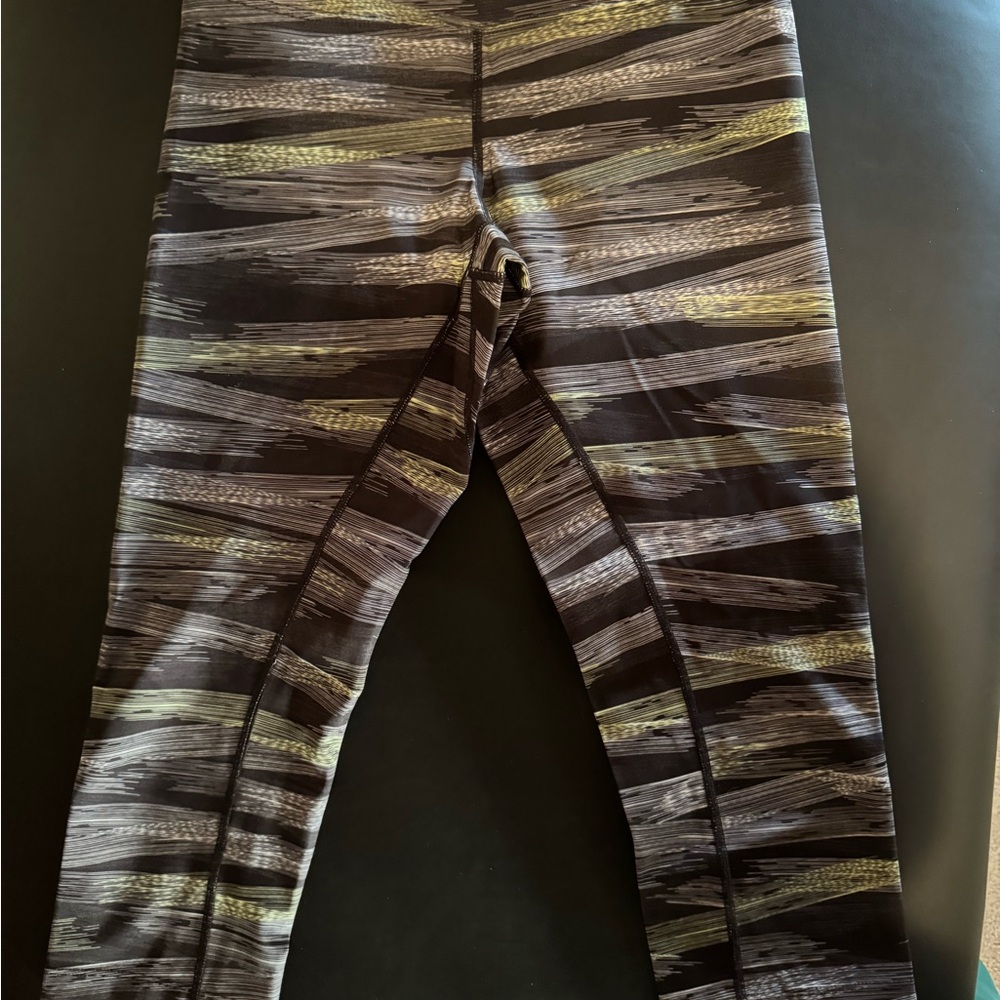 Asics Black and Green Patterned capri leggings - Picture 2 of 2